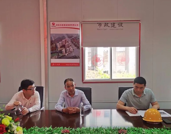 南昌市政建設(shè)集團桃南安置房項目開展高空墜落應急救援演練6002.jpg