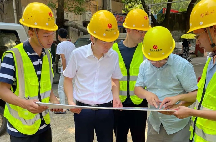 南昌市政建設(shè)集團(tuán)2021年青山湖區(qū)老舊社區(qū)改造項目檢查指導(dǎo)6911.jpg