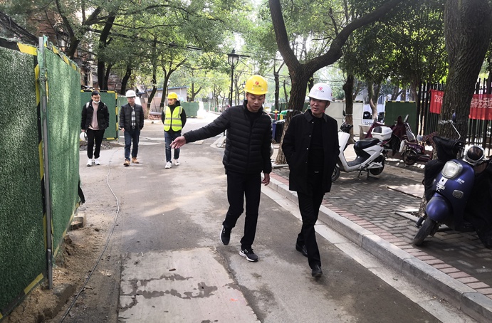 南昌市政建設(shè)集團(tuán)領(lǐng)導(dǎo)深入一線(xiàn)督導(dǎo)檢查安全生產(chǎn)工作6912.jpg