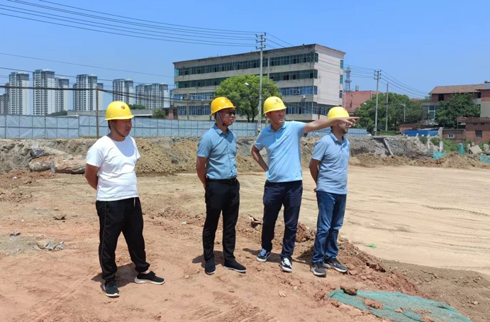 黎德義到廣州路東延工程、昌東三路道路建設(shè)工程開展安全質(zhì)量檢查