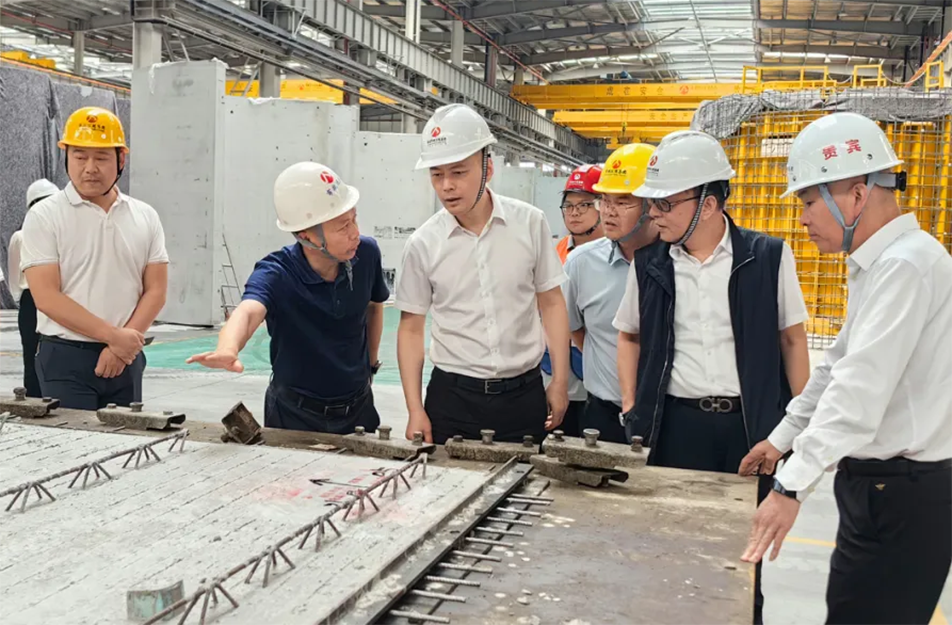 葛威敏到綠色產(chǎn)業(yè)園、新建區(qū)人民醫(yī)院二部項(xiàng)目調(diào)研