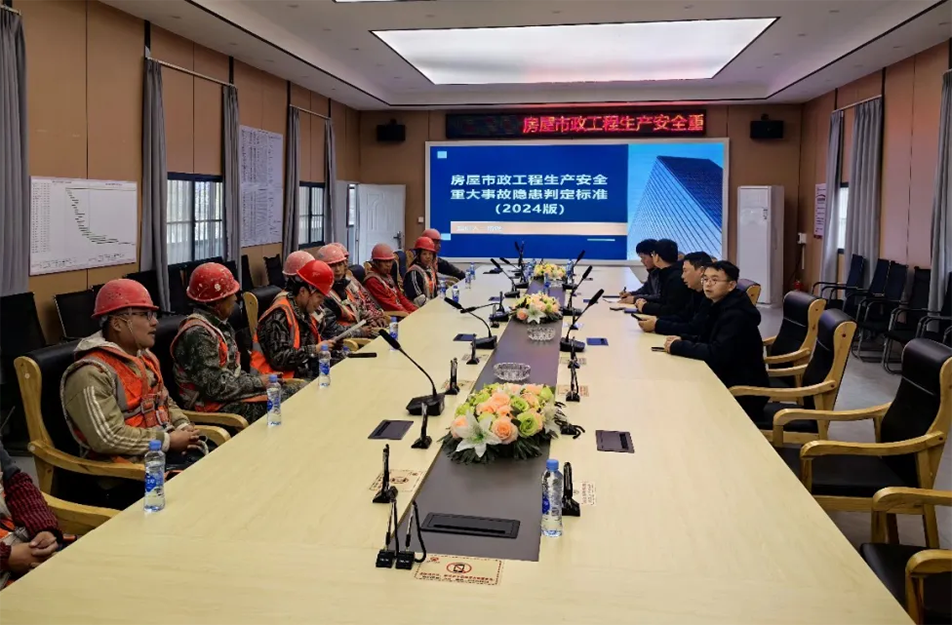 高處作業(yè)安全培訓(xùn)｜腳手架搭設(shè)、防墜落措施與事故警示教育